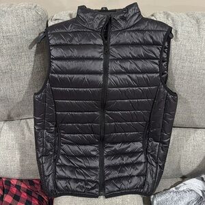 Signature Studio black puffer vest